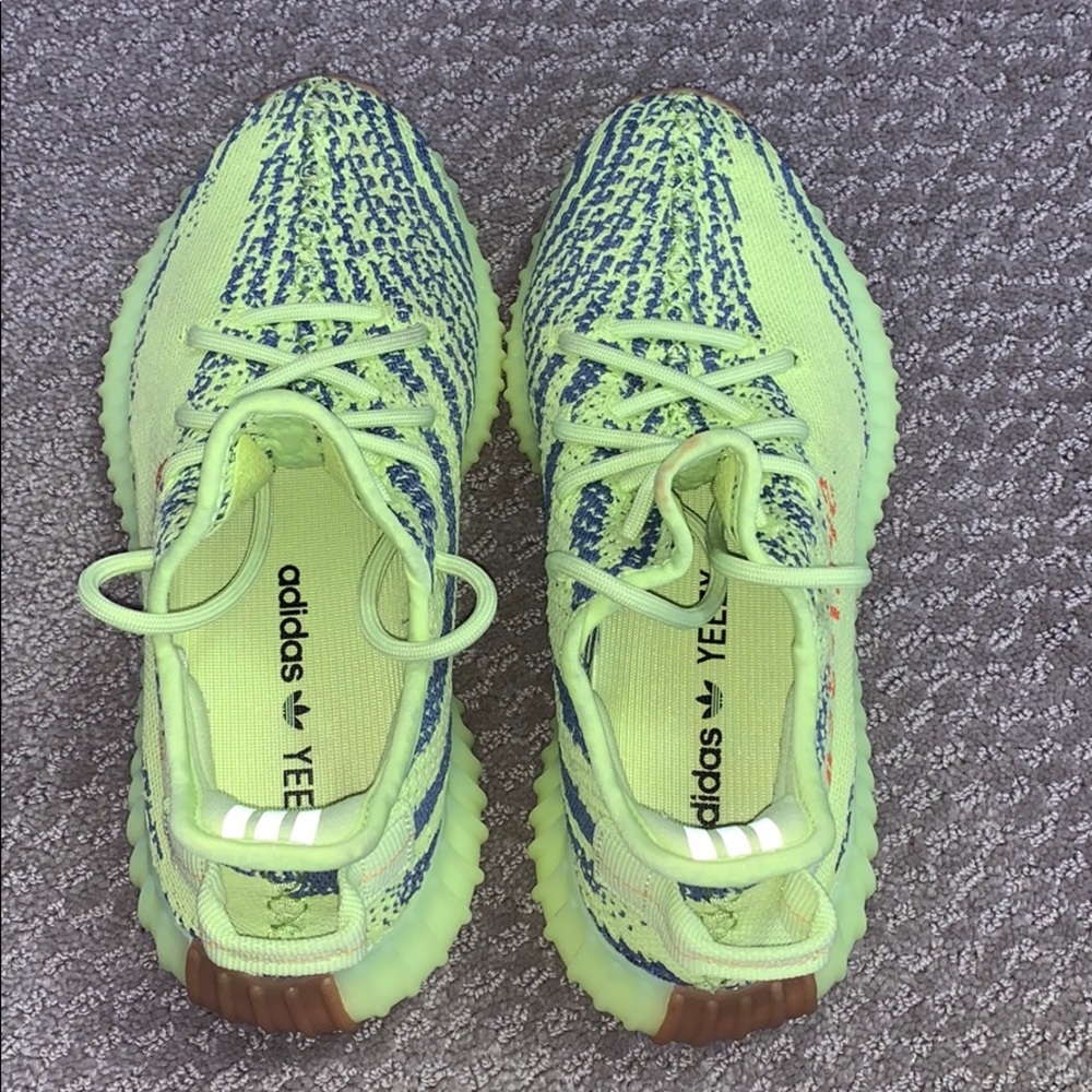 SOLD. yeezy boost 350 v2 “semi frozen”